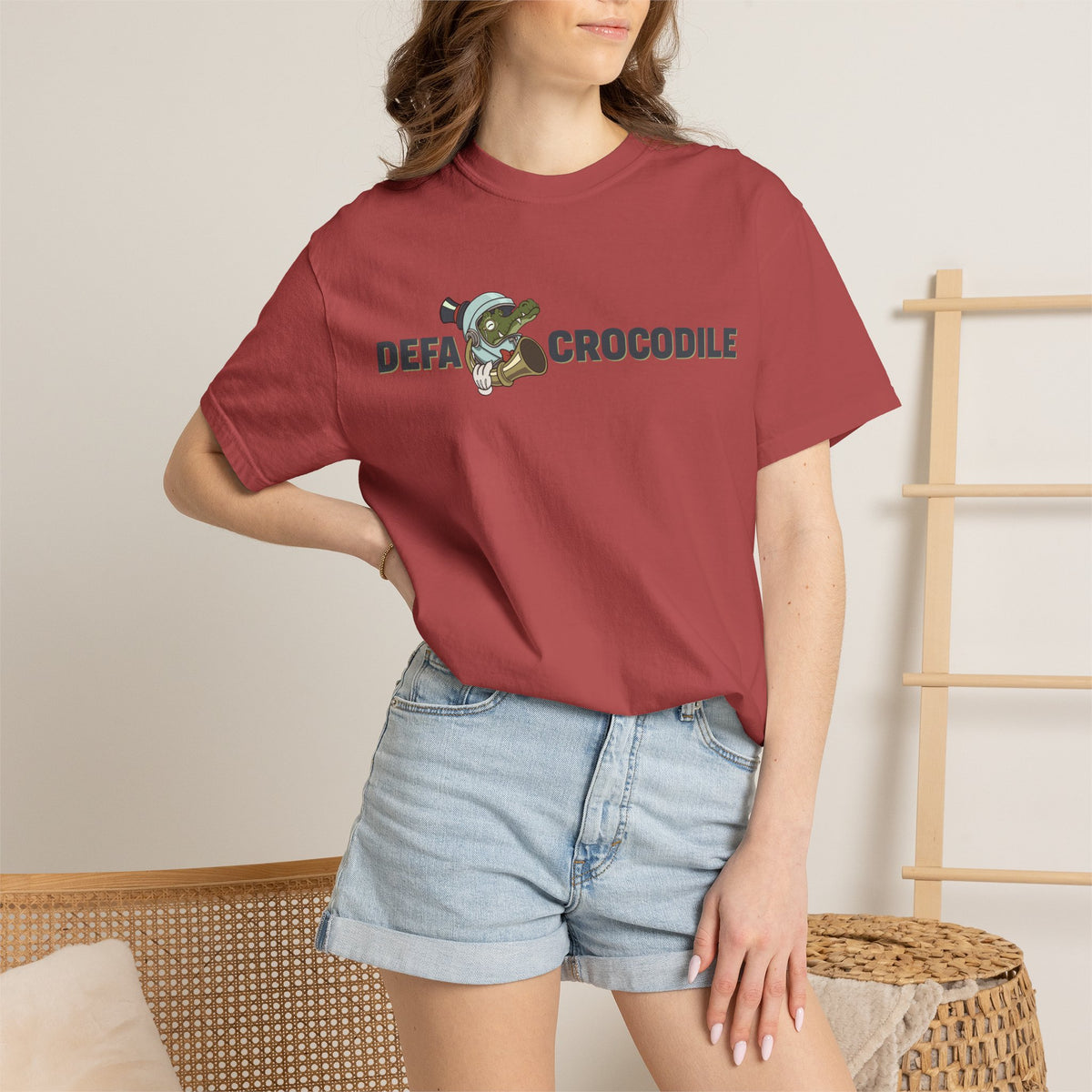 DEFA SCI-FI TEE
